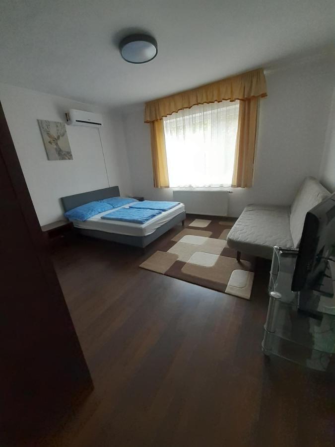 エゲルサロークPolonia Apartmanアパートメント エクステリア 写真