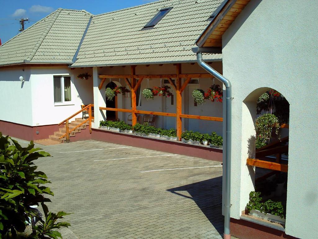エゲルサロークPolonia Apartmanアパートメント エクステリア 写真