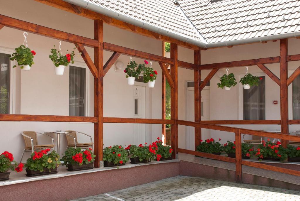 エゲルサロークPolonia Apartmanアパートメント エクステリア 写真